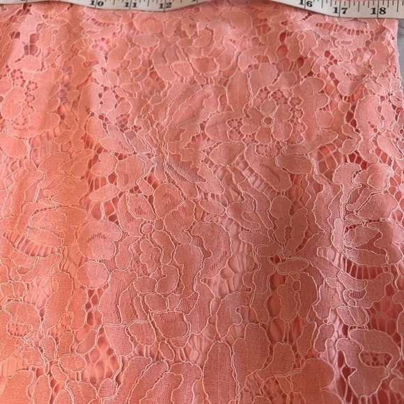 Peach-colored Halife Lace Halter Top with a Keyhole Back Design NWT - Picture 6 of 8